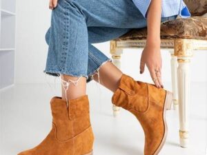 Botki Karmelowe A'la Kowbojki Na Krytym Koturnie<span> - </span>37