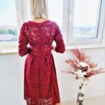 Sukienka Koronkowa z Długim Rękawem Savi Bordowa - obrazek 4