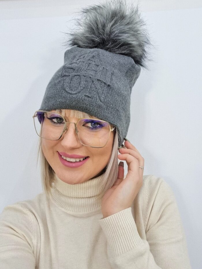 Czapka Zimowa Z Pomponem Fashion Ciemno Szara