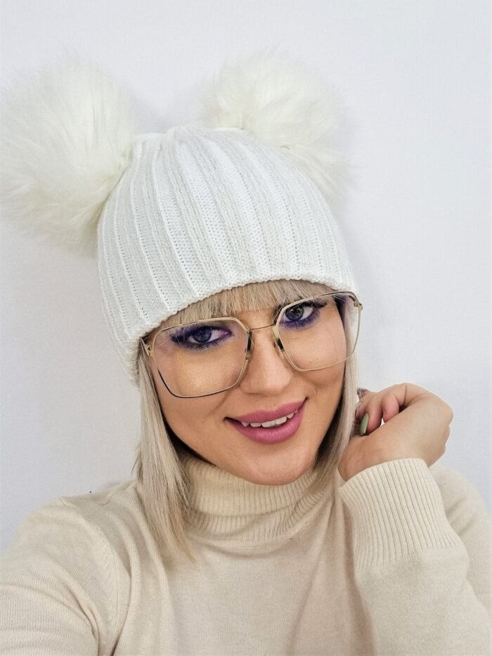 Czapka Zimowa Dwa Pompony Brokatowa Biała