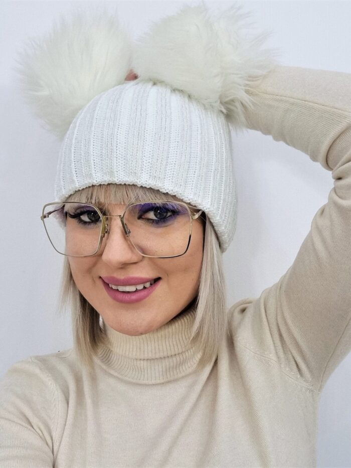 Czapka Zimowa Dwa Pompony Brokatowa Biała