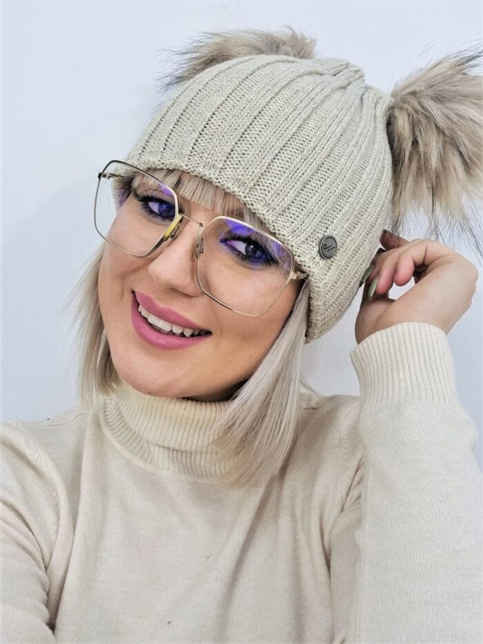 Czapka Zimowa Dwa Pompony Brokatowa Beżowa