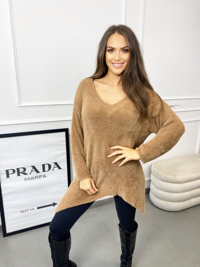 Sweter Alpaka Asymetryczny Erica Karmelowy - obrazek 4