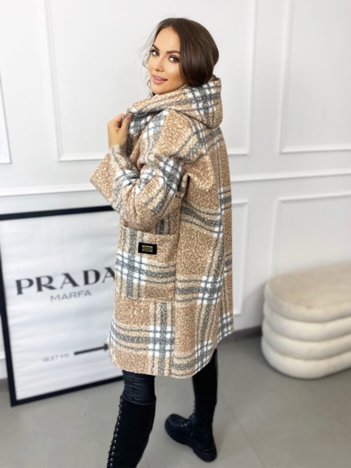 Płaszczyk z Bukli Oversize Karmelowy w Krate Plus Size - obrazek 3