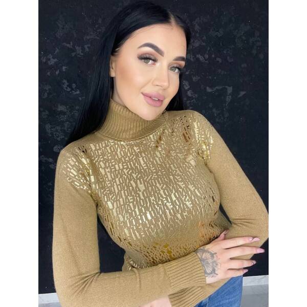 Sweter Z Golfem Dopasowany Letters Karmelowy