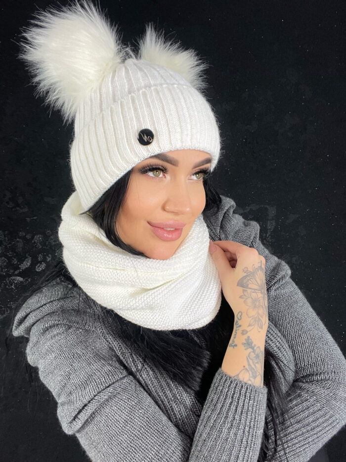 Komplet Zimowy Czapka + Komin Tuba Biały Dwa Pompony - obrazek 2