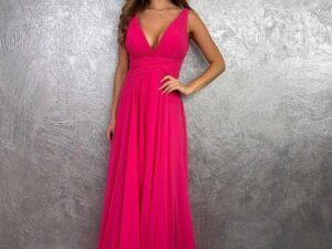 sukienka maxi fuksja rozkloszowana z rozcięciem