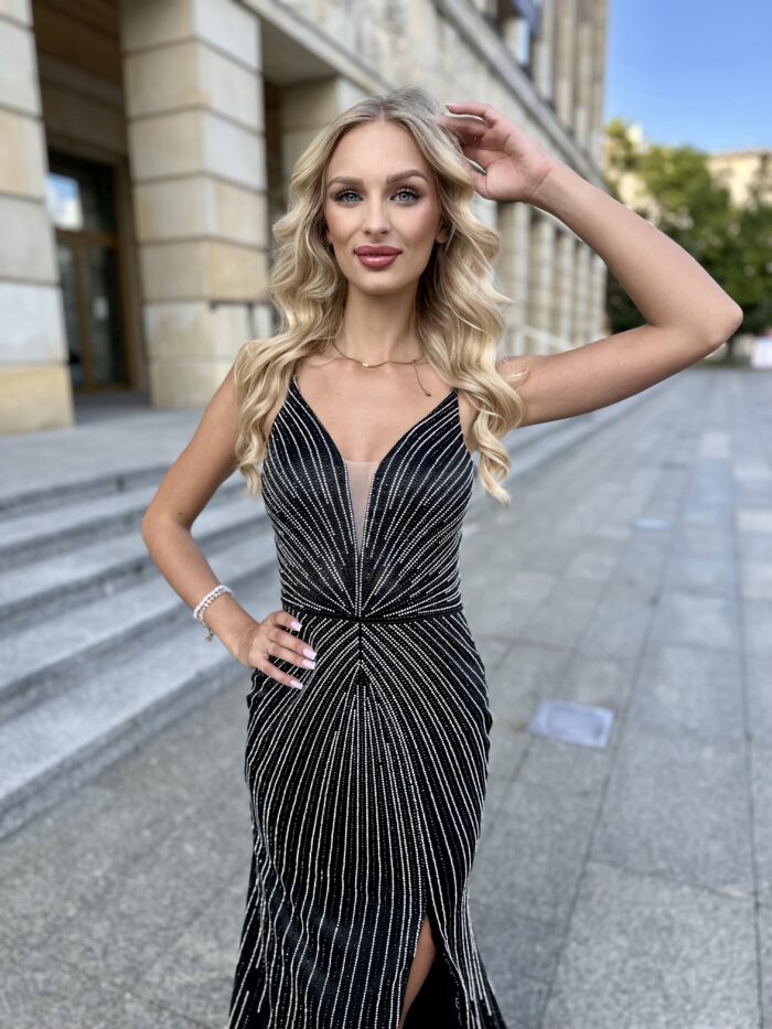 Suknia Wieczorowa Maxi Nova Z Rozcięciem Czarna - Image 3
