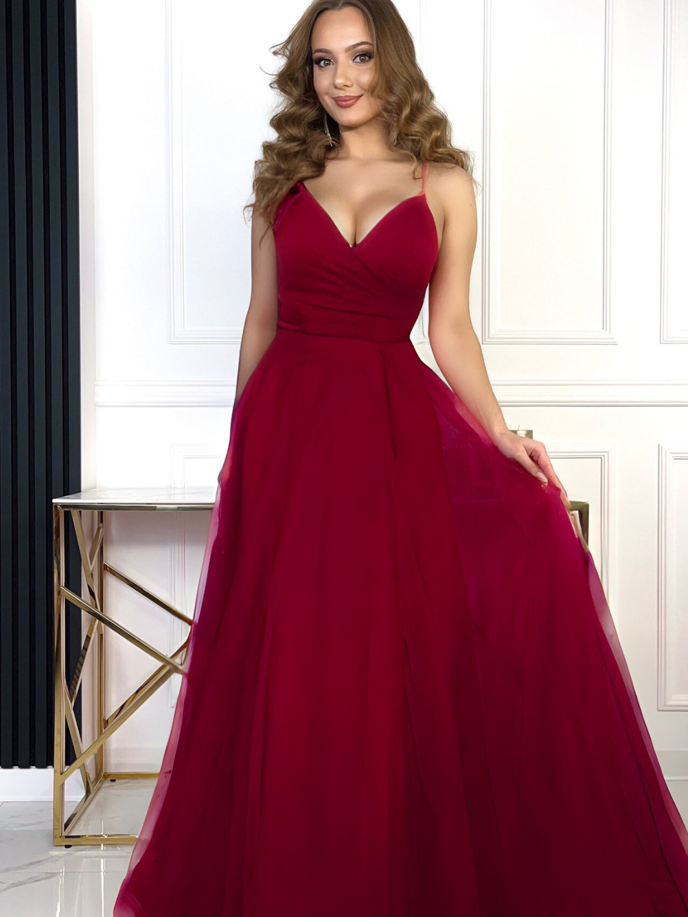 Sukienka Tiulowa Wiązana Venus Bordowa