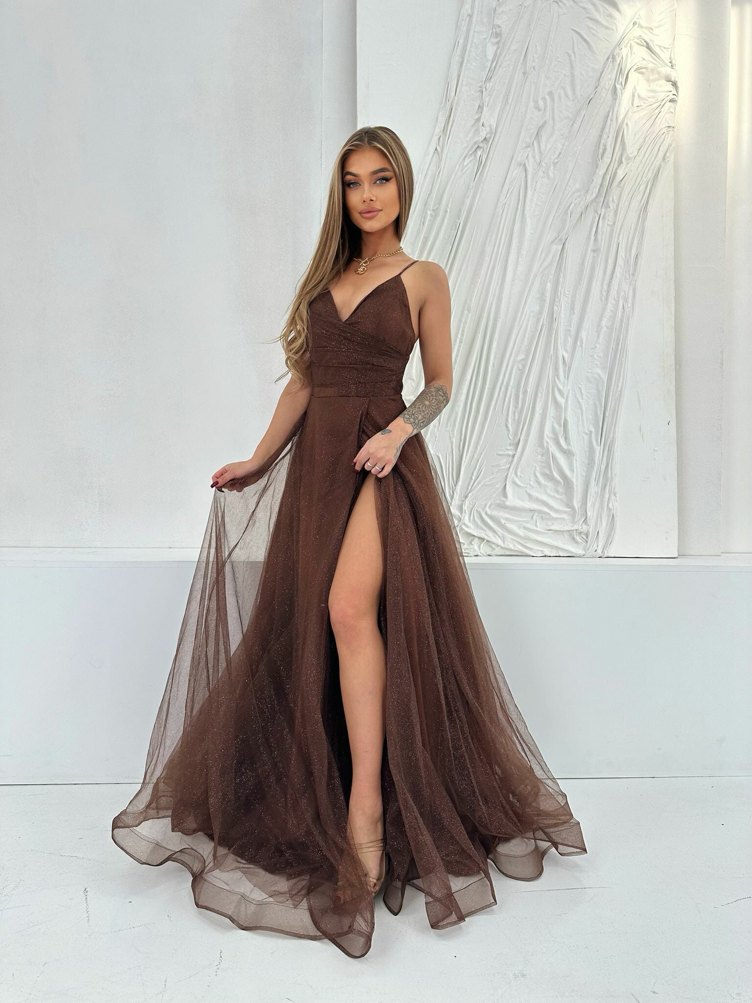 Sukienka Maxi Brokatowa Aisha Czekoladowa