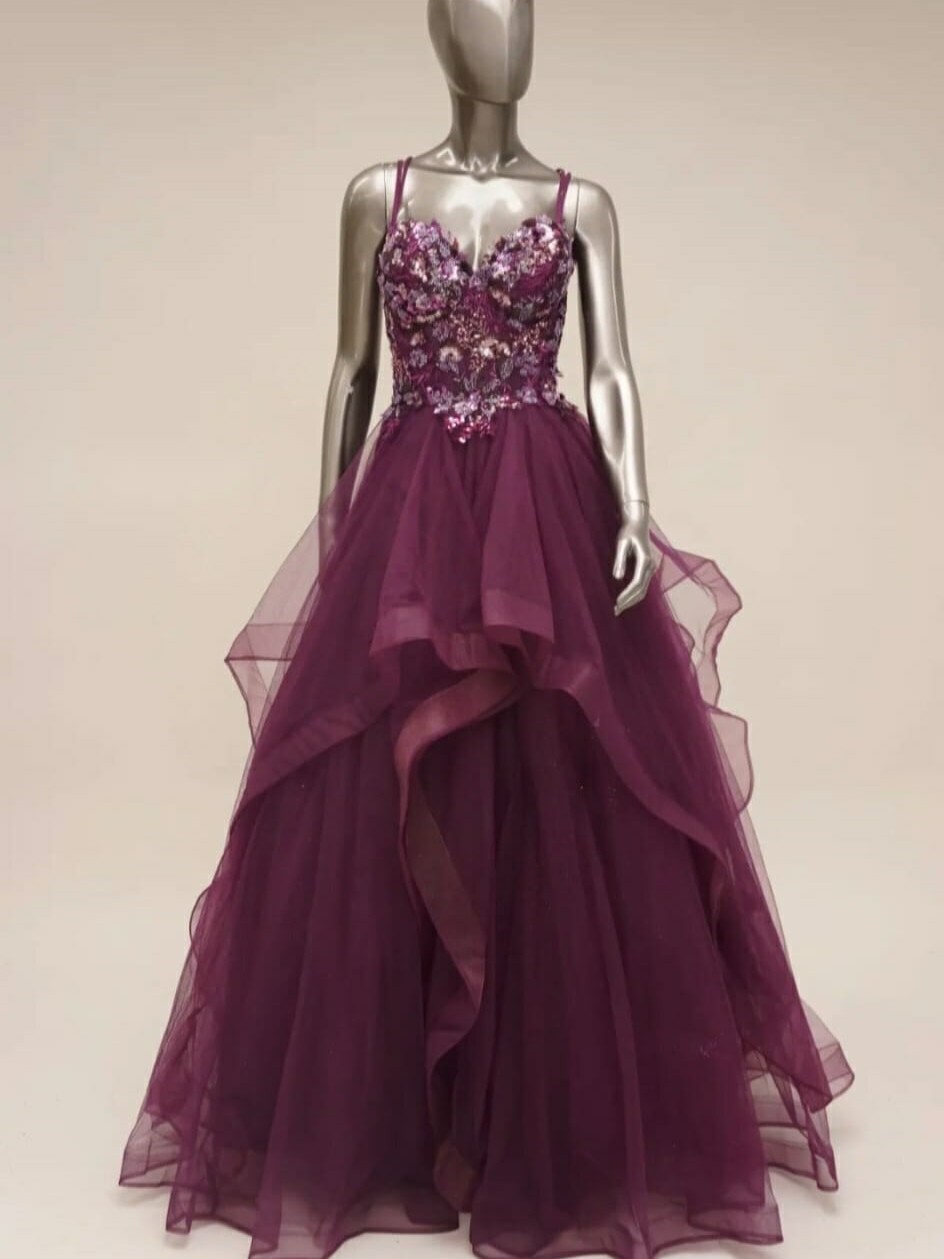 Suknia Maxi Tiulowa Zdobiona Klaresa Śliwkowa