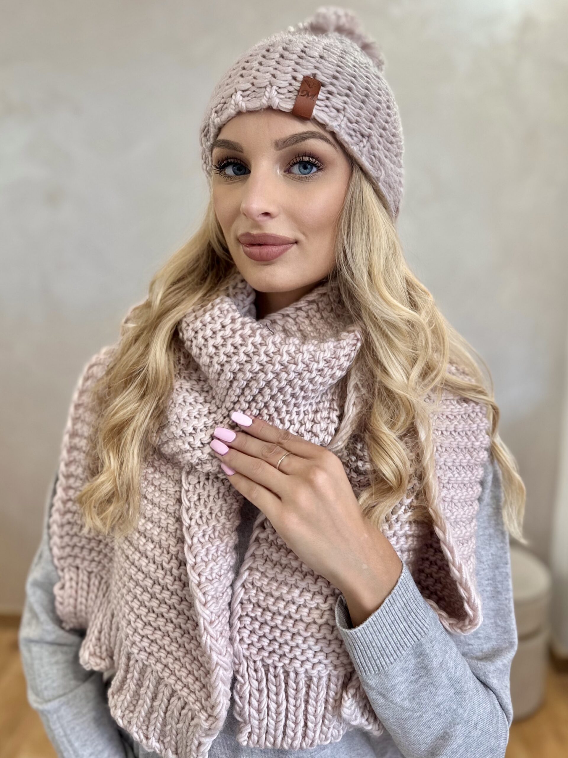 Komplet Zimowy Czapka Z Pomponem + Szal Gruby Splot Pudrowy Róż