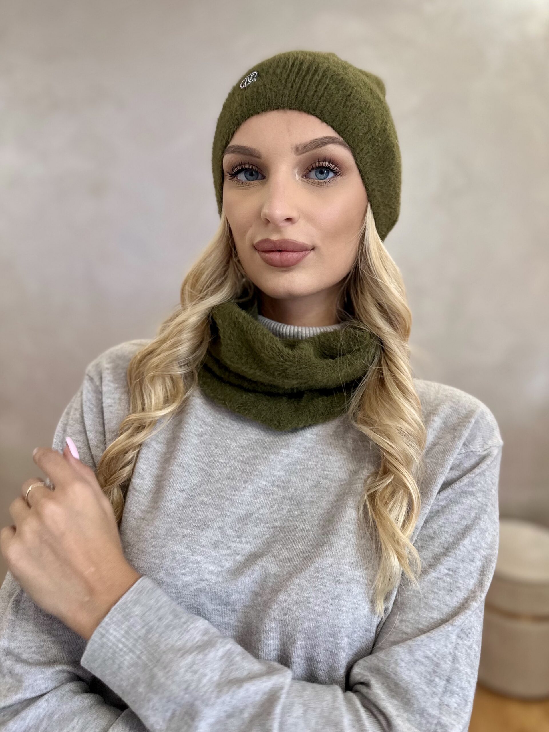 Komplet Czapka Smerfetka+ Komin Alpaka Khaki 4 Komplet Czapka Smerfetka+ Komin Alpaka Khaki - Image 4