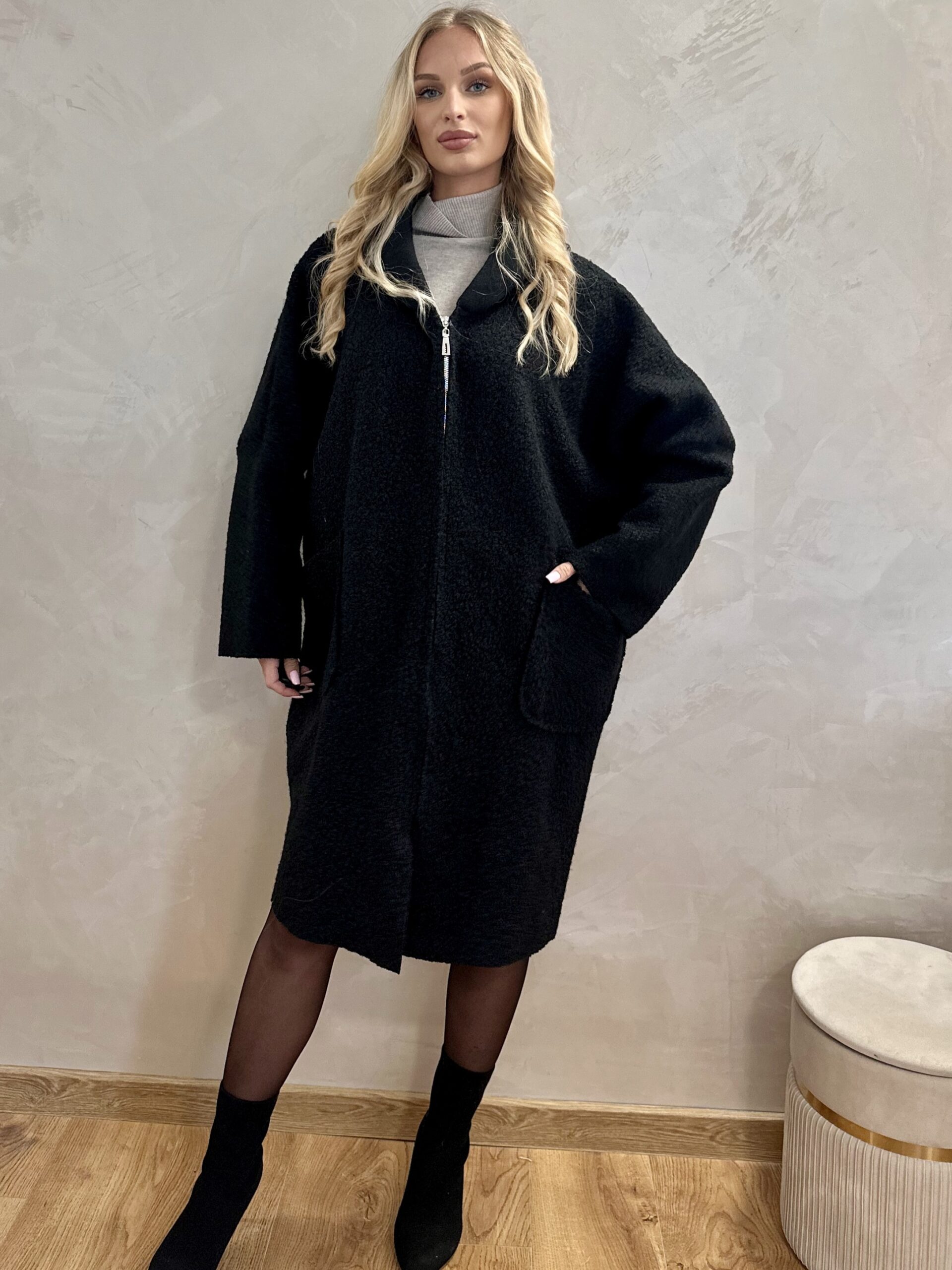 Bluza Plus Size Supełkowa z Bukli Oversize Czarna