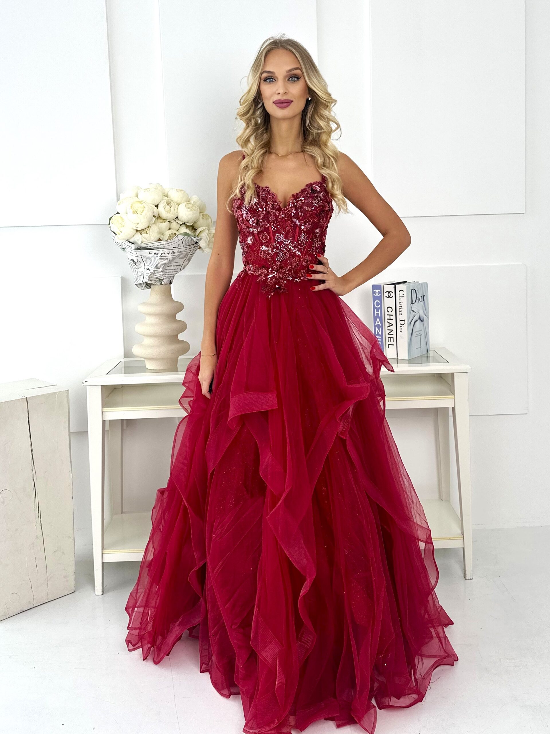 Suknia Maxi Tiulowa Zdobiona Klaresa Bordowa