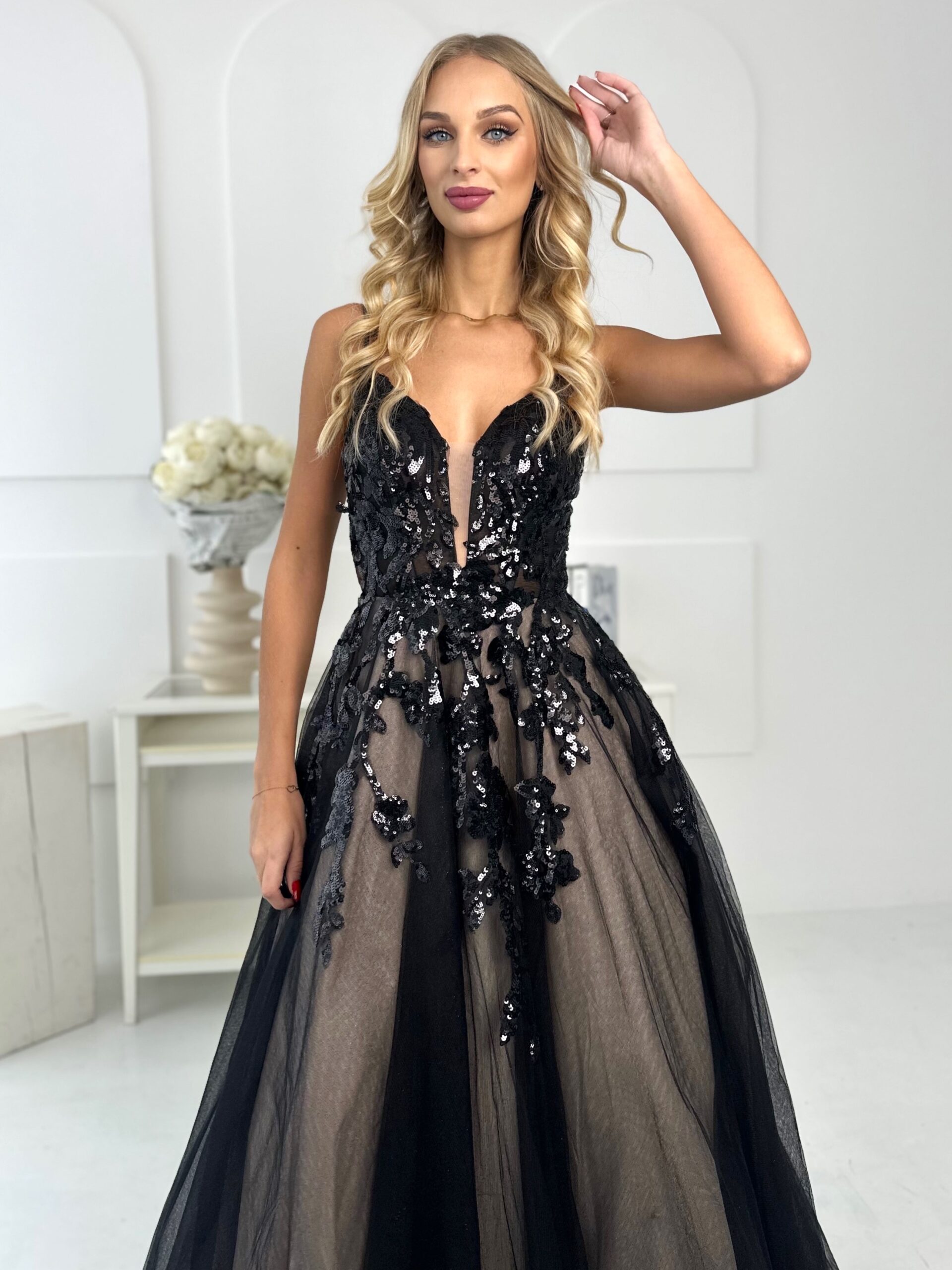 Sukienka Tiulowa Gorsetowa Czarno-Beżowa Oleandra 3 Sukienka Tiulowa Gorsetowa Czarno-Beżowa Oleandra - Image 3