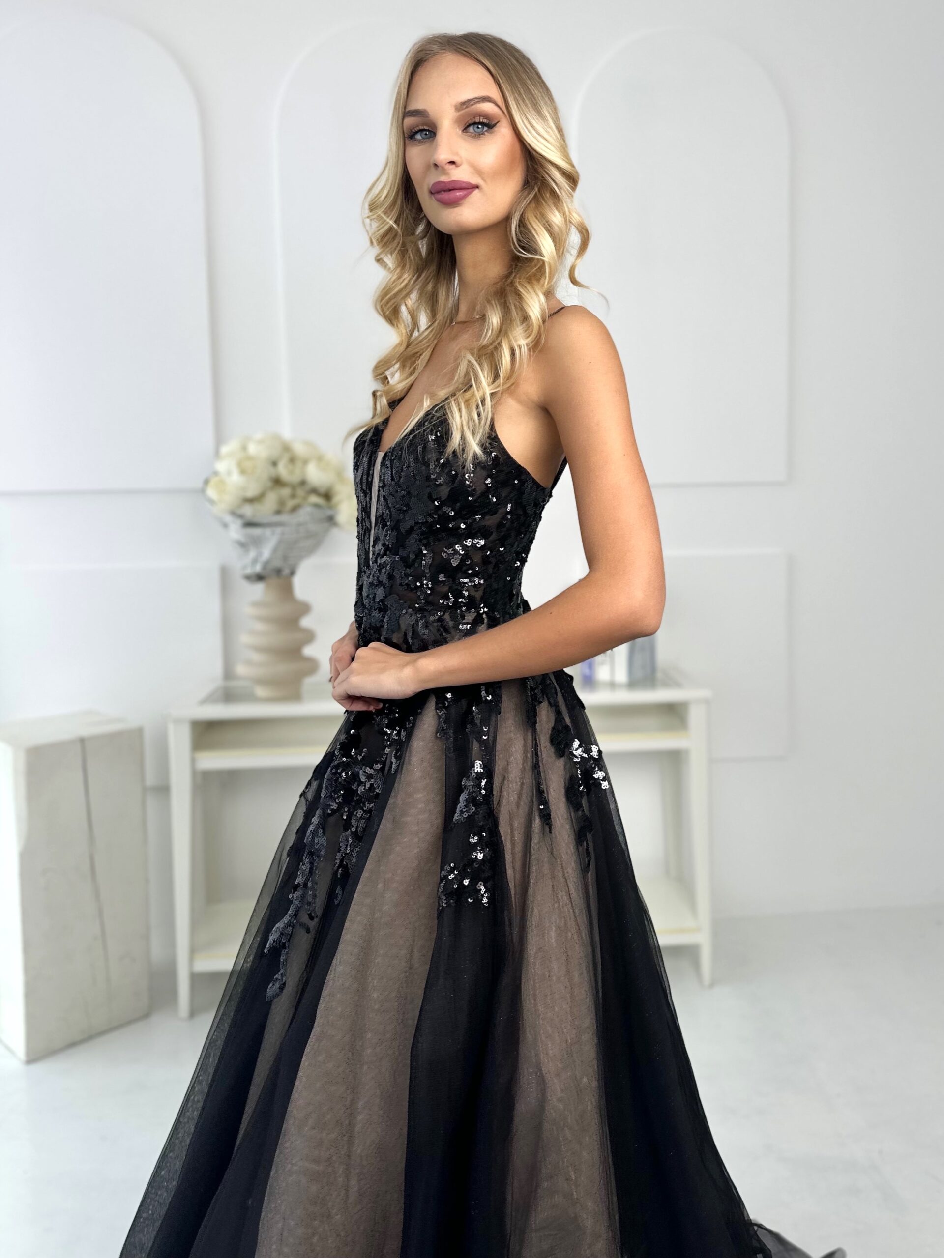 Sukienka Tiulowa Gorsetowa Czarno-Beżowa Oleandra 4 Sukienka Tiulowa Gorsetowa Czarno-Beżowa Oleandra - Image 4