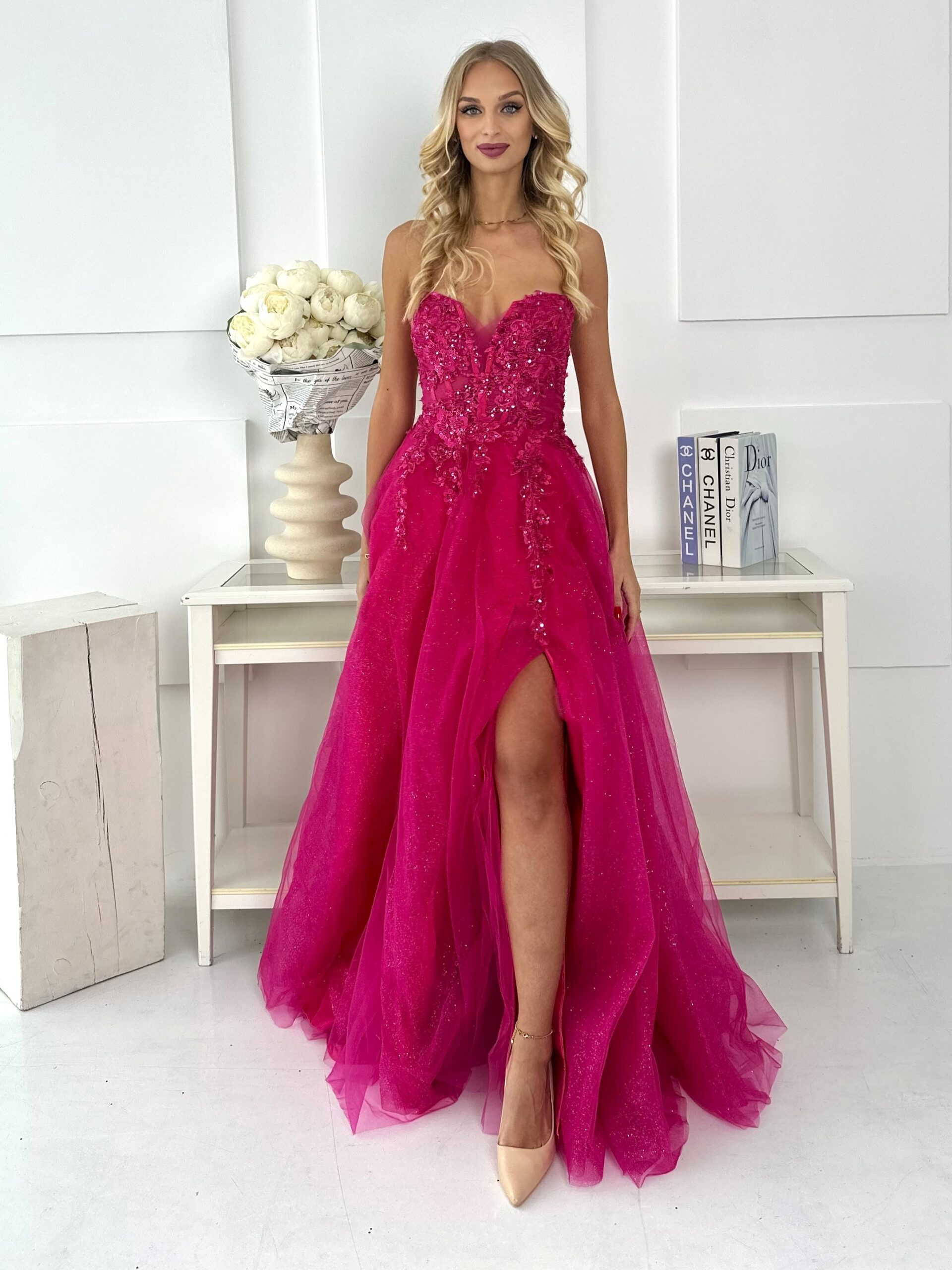 sukienka tiulowa hiszpanka, sukienka gorsetowa hiszpanka, sukienka tiulowa gorsetowa, elegancka sukienka na studniówkę, sukienka na wesele hiszpanka, tiulowa sukienka wieczorowa.