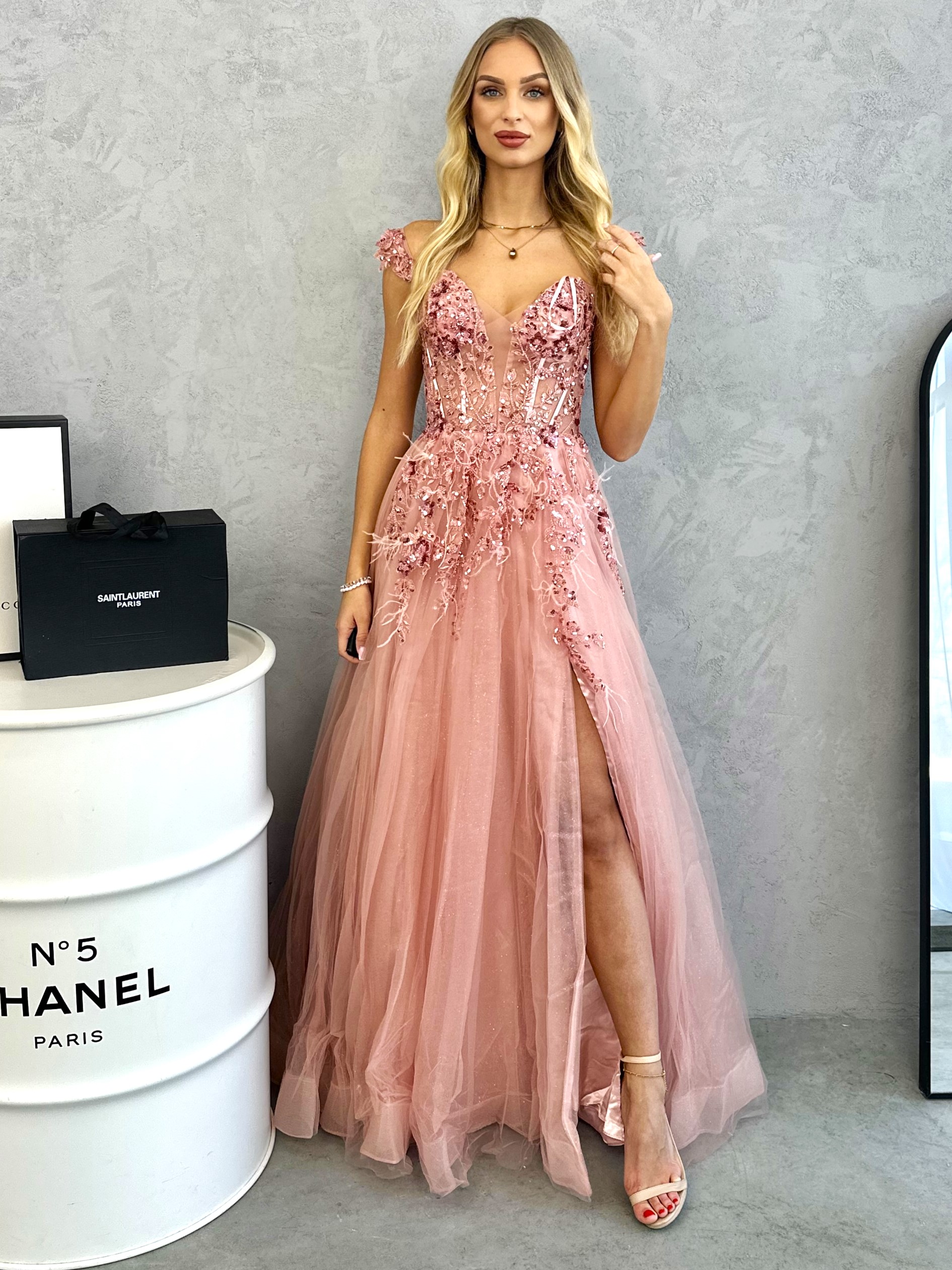 Sukienka Maxi Tiulowa Gorsetowa Ravelle Wrzos