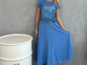 Sukienka Midi Z Cekinami Róża Błękitna<span> - </span>40/L