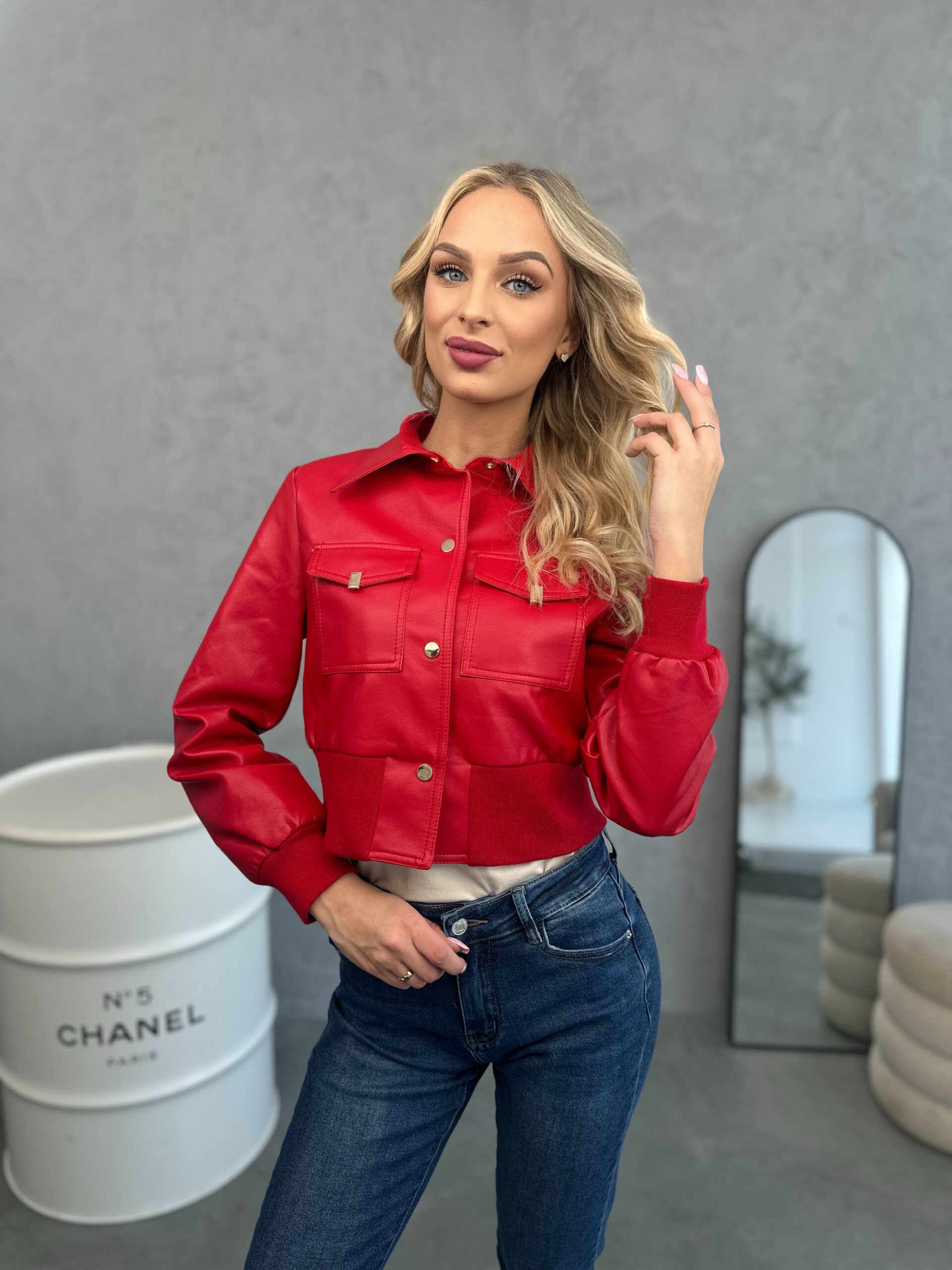 Ramoneska Krótka Z Złotymi Guzikami Ferri Czerwona