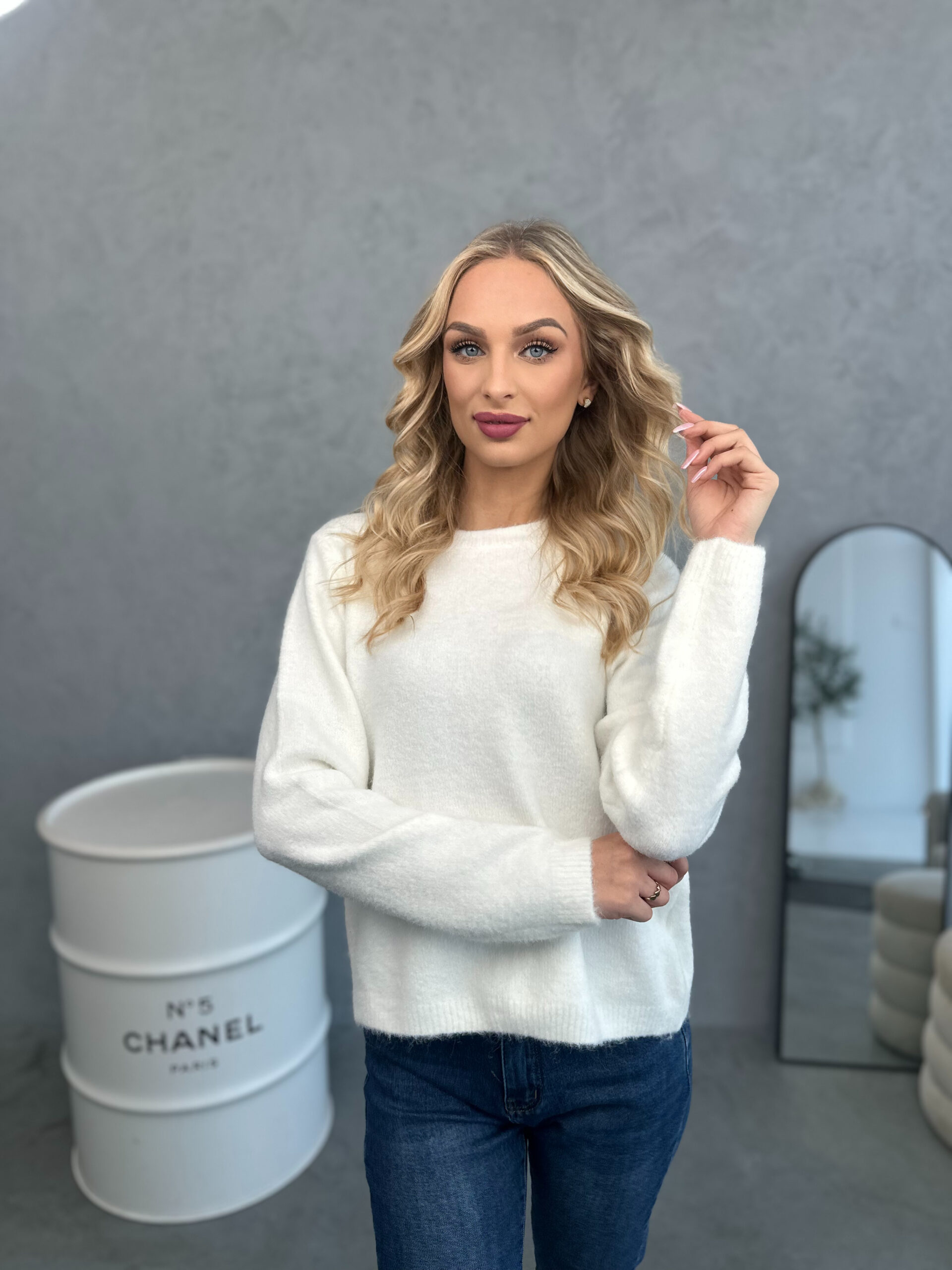 Sweter Kokardki Biały