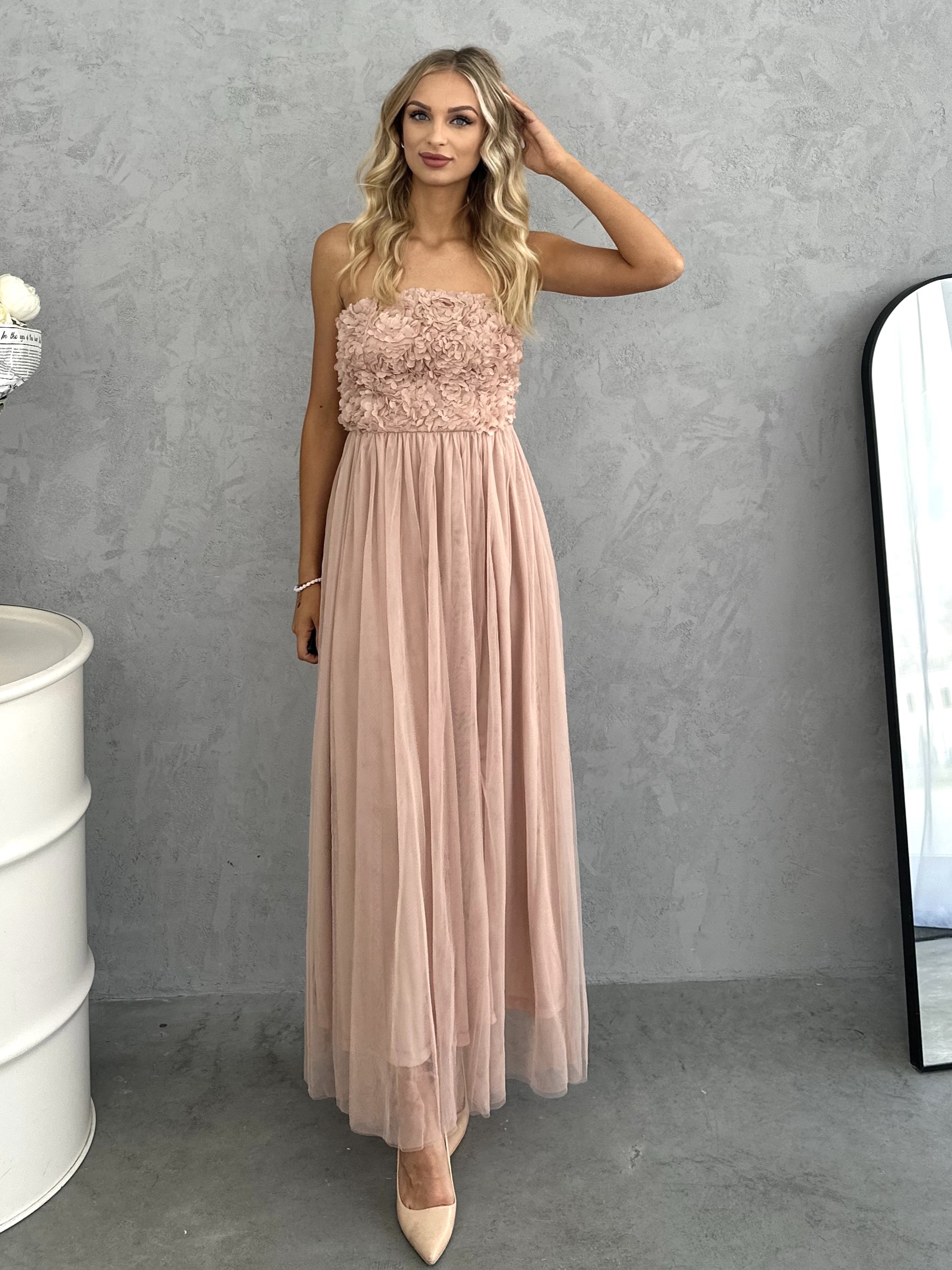 Sukienka Maxi Tiulowa Z Kwiatami Kobis Nude