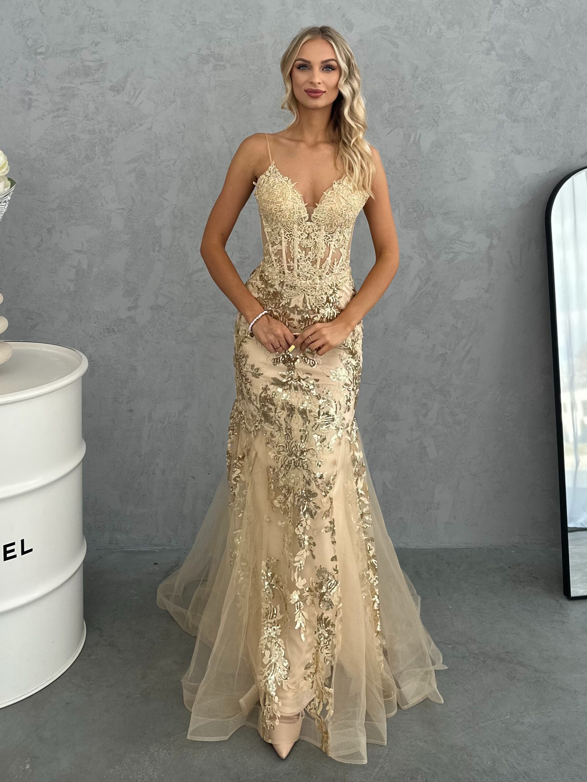 Suknia Maxi Tiulowa Hestia Złota