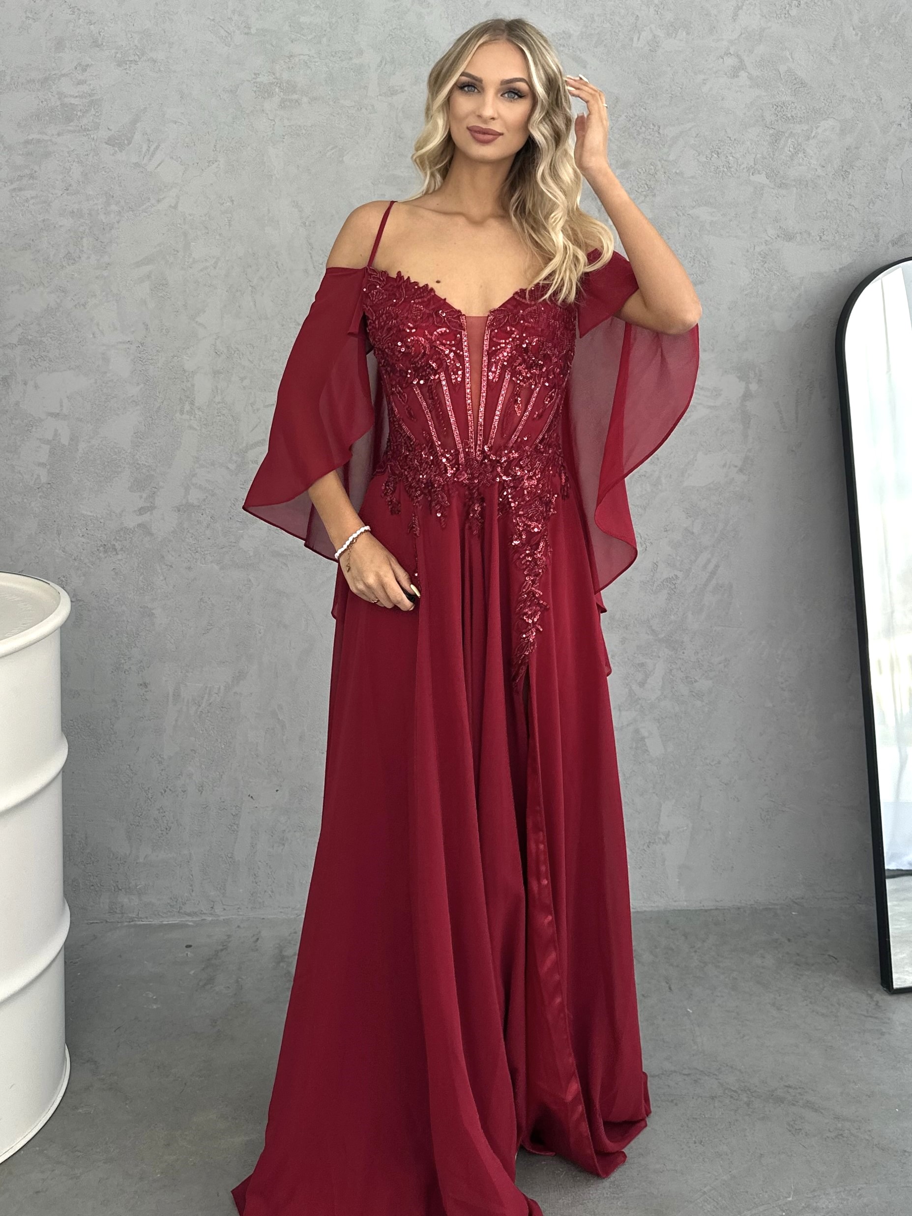 Sukienka Wieczorowa z Szalem Madame Lunessa Bordowa