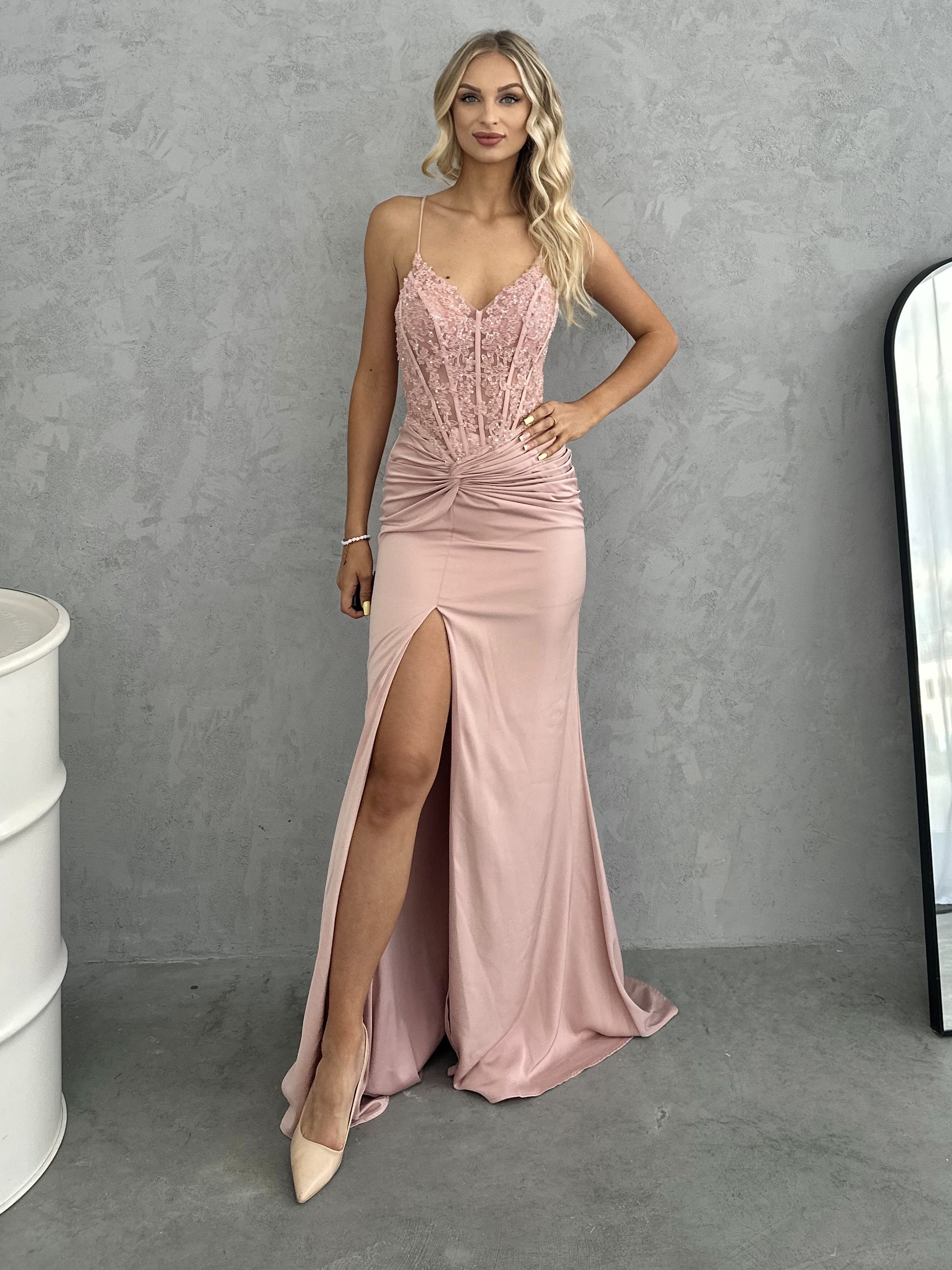 Sukienka Maxi Gorsetowa Fenti Pudrowy Róż