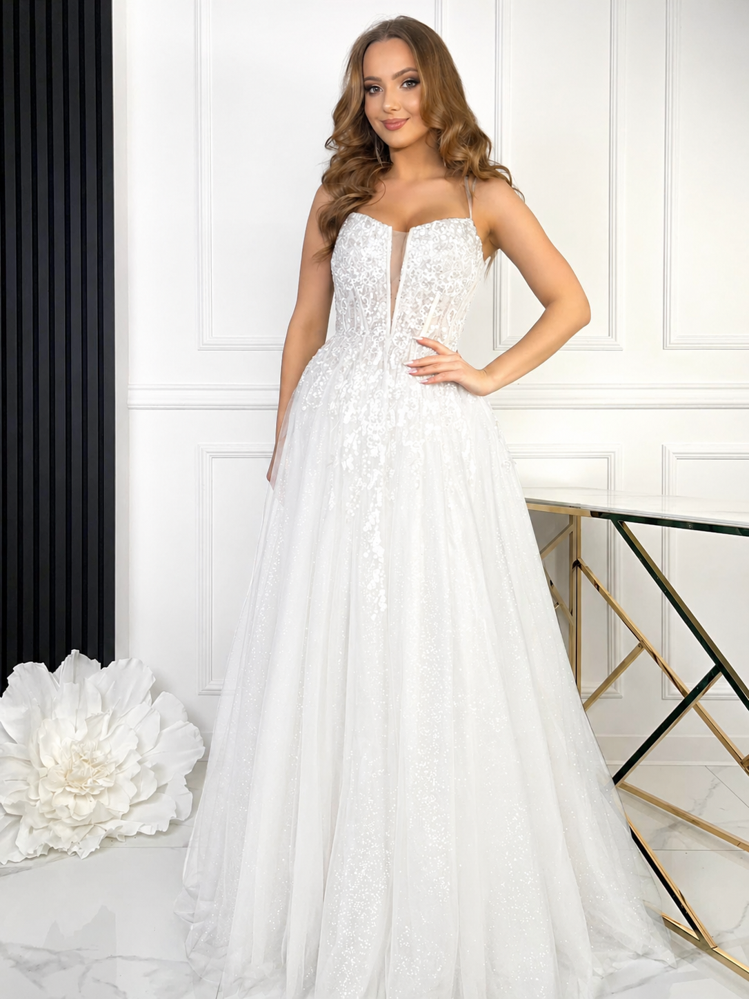 Sukienka Na Ramiączkach Logan Tiulowa Biała