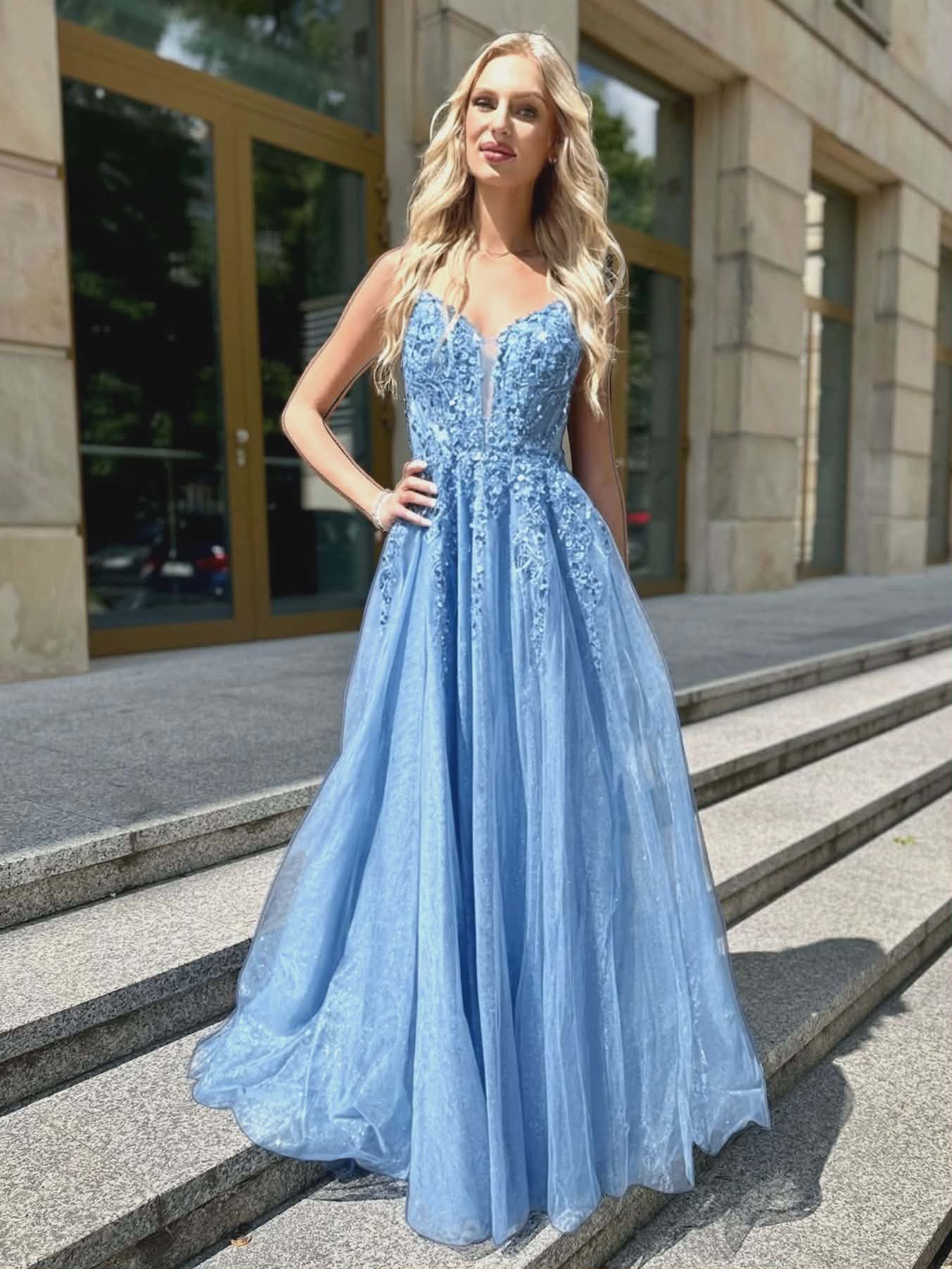 Sukienka Tiulowa Na Ramiączkach Hortensja Jasny Błękit