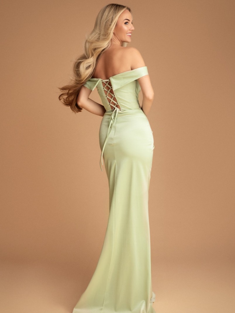 Ta sukienka to doskonały wybór dla kobiet, które chcą wyglądać elegancko, kobieco i wyjątkowo – szczególnie w roli druhny podczas najważniejszego dnia Pary Młodej.