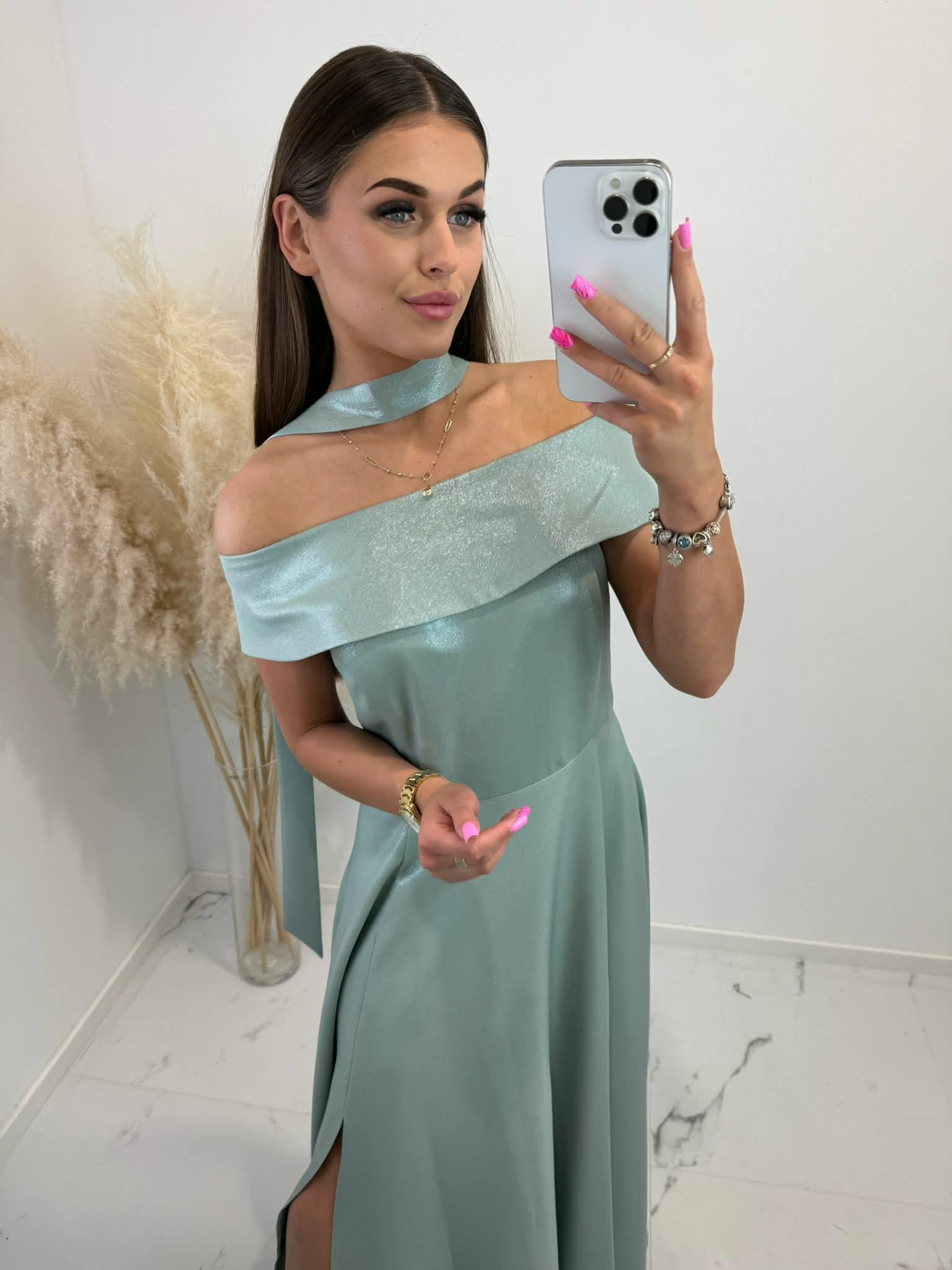 Sukienki na każdą okazję – eleganckie i stylowe modele 118 Sukienka Maxi Plus Size Gładka Malika Szałwia