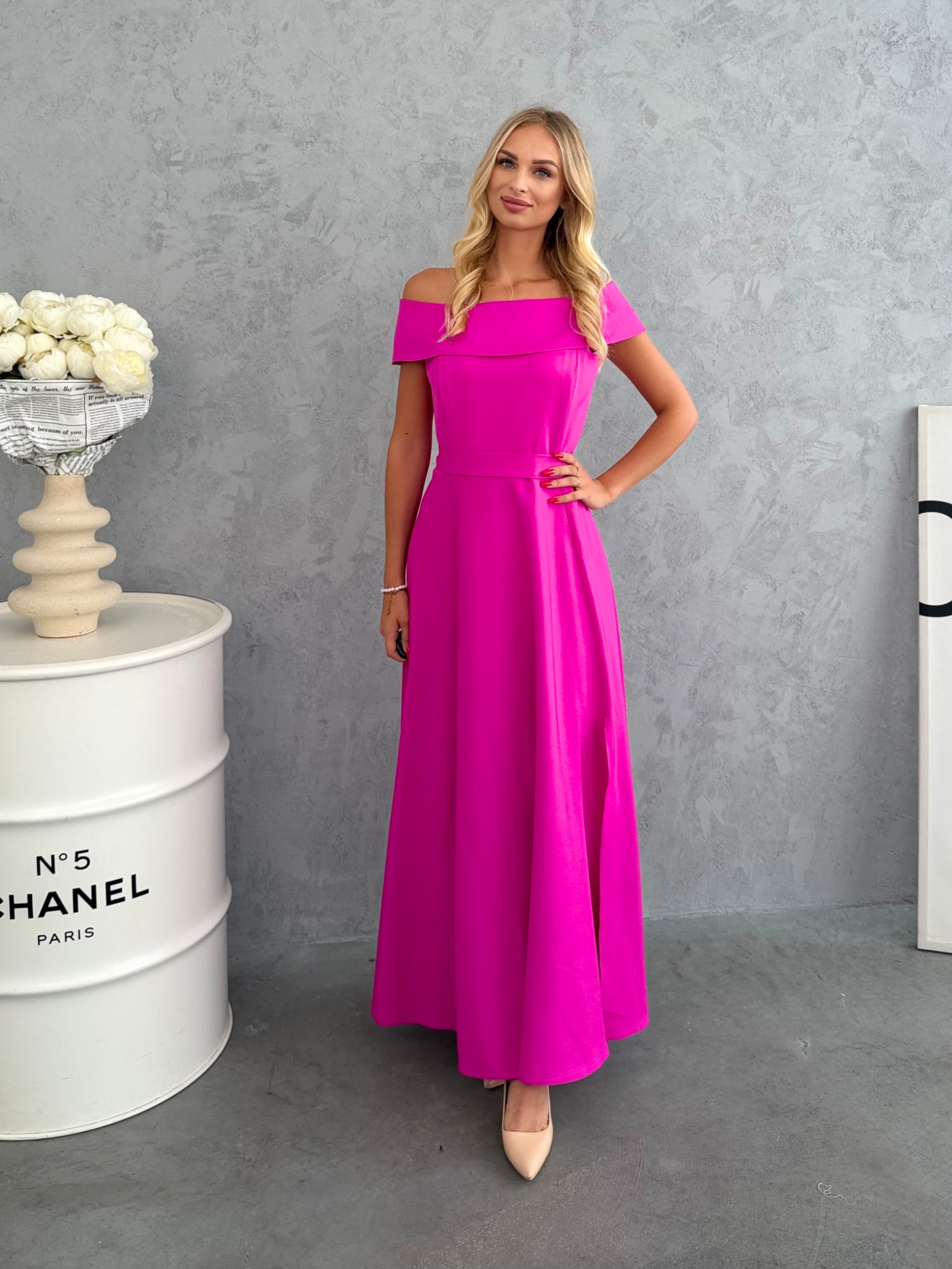 Sukienka Maxi Plus Size Gładka Malika Fuksja 4 Sukienka Maxi Plus Size Gładka Malika Fuksja - obrazek 4