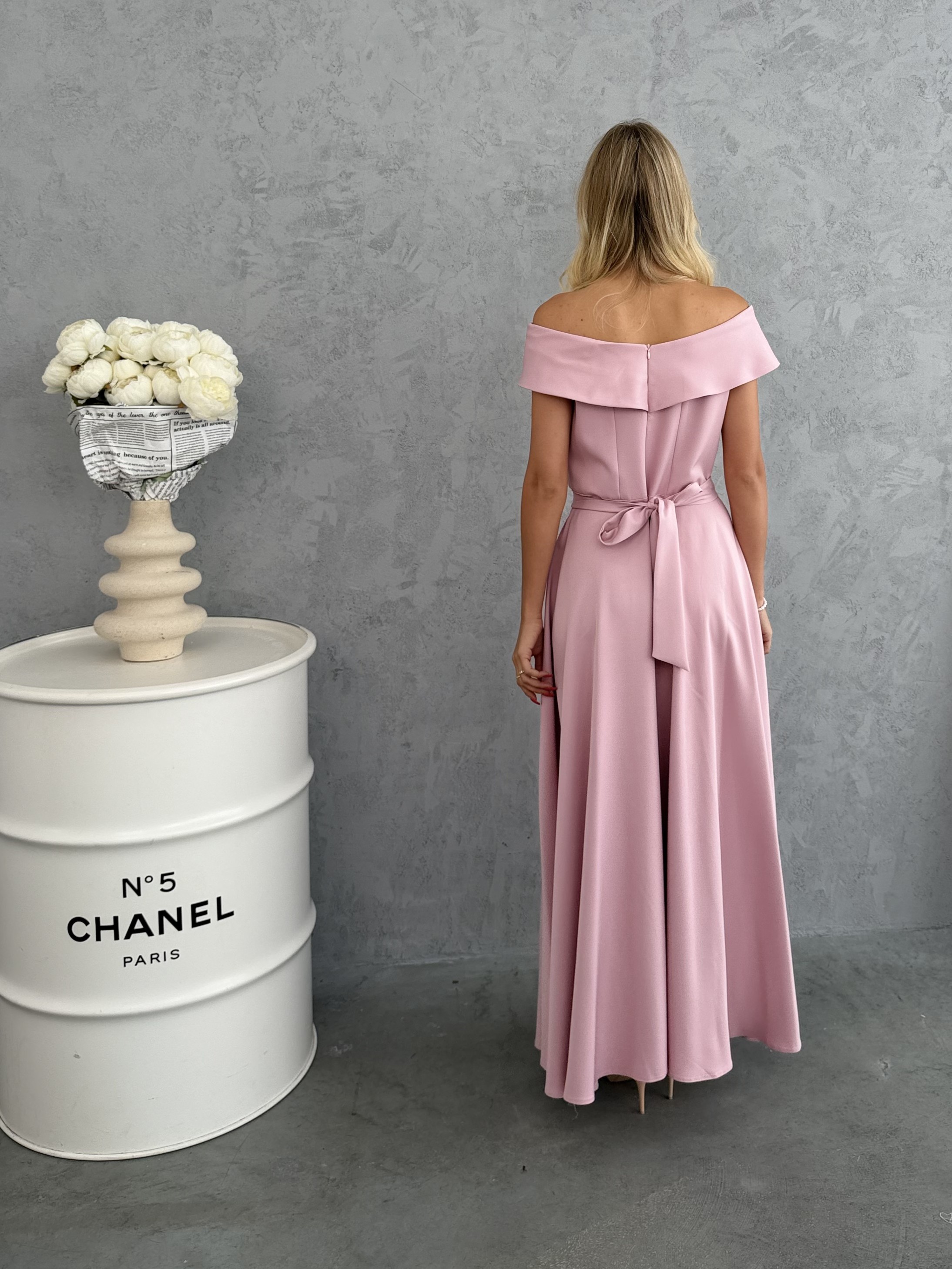 Sukienka Maxi Plus Size Gładka Malika Pudrowy Róż 2 Sukienka Maxi Plus Size Gładka Malika Pudrowy Róż - obrazek 2